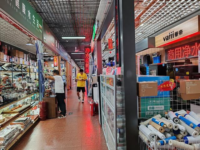 走遍济南:长途汽车站斜对过有个中恒商城