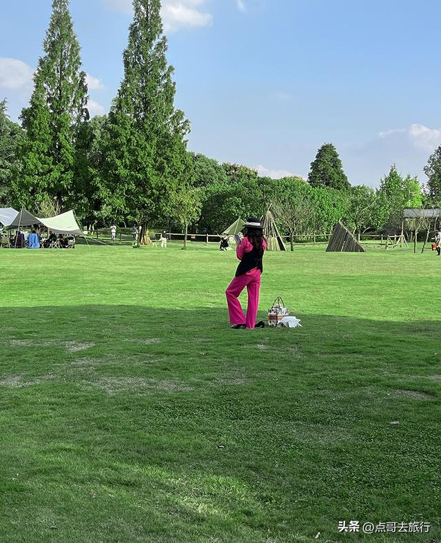 成都最美拍照公园，城市中的草原牧场，不要门票，地铁公交直达！