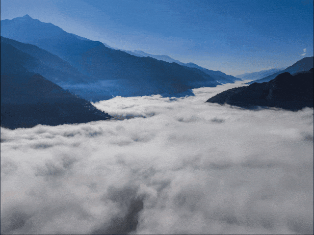 住在“松赞·石月亮山居”，在云端造梦，与星月同眠