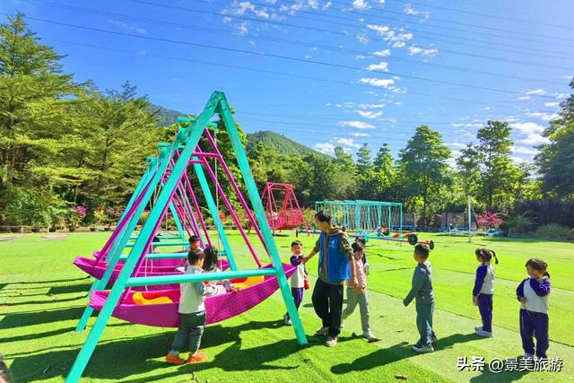 岭南冬如春，童趣蝶翩跹，学子来到佛山卡玛花世界开启蝴蝶研学