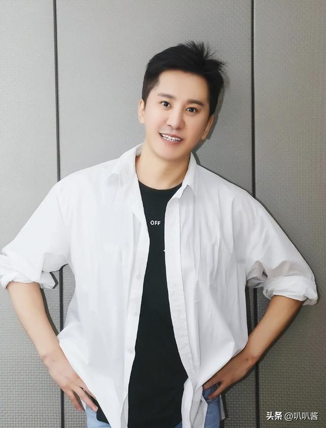 他8次上春晚	，作死被捕入狱，如今56岁无人问津，沦落到四处走穴