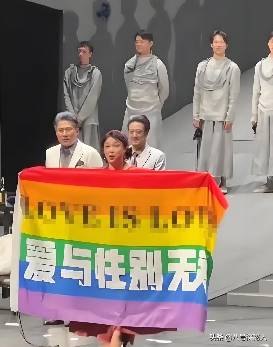 面相变了！逃到国外半年多，58岁金星近照曝光，早年风光已然不再