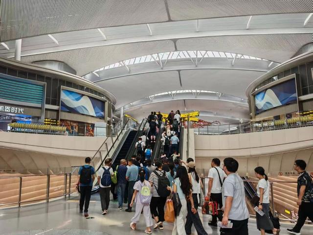 江北机场t2停车场收费，江北机场t2停车攻略