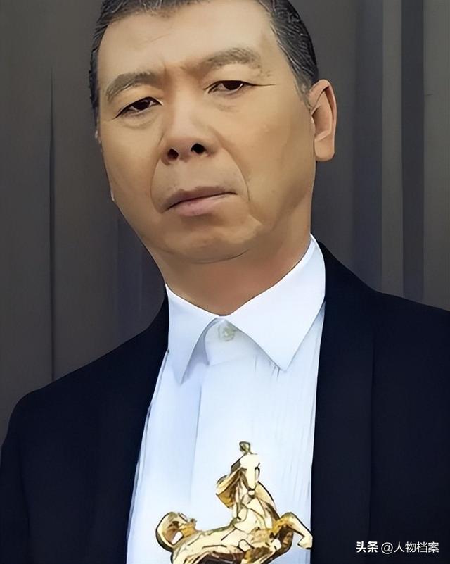 徐帆回应离婚五个月后，冯小刚再惹争议	，养女徐朵竟成了导火索