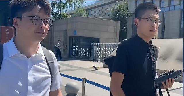 地铁诬陷案二审结束不到24小时，当事人再发声，被告两女彻底社死