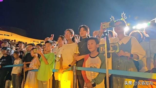 长春人潮涌动共绘节日盛景
