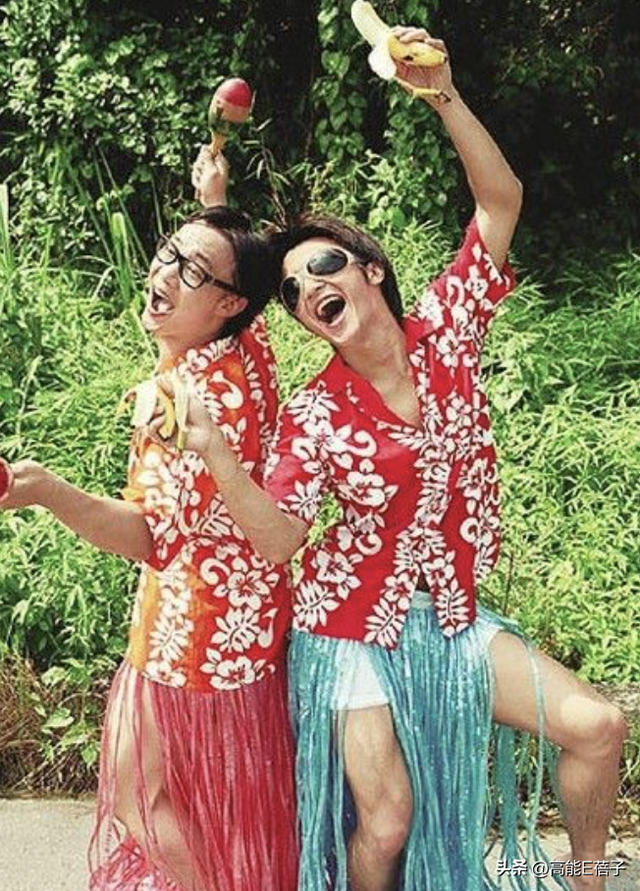 谢霆锋公开征集素材做纪录片？网友：把他跳舞的视频发给他看！