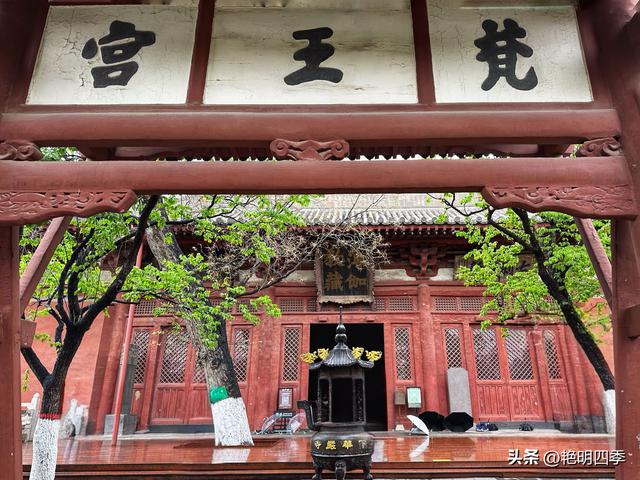 华严寺：“八大辽构”之七，拥有最美辽塑菩萨和最美古代书橱