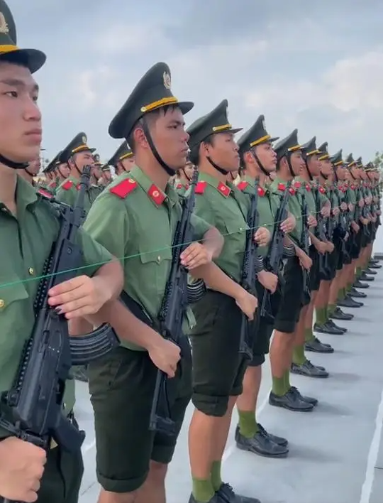 越南与中国杠上了？中国前脚定下9月3阅兵，越南后脚就定9月2！