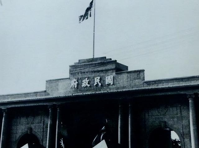 古人指出北平建都有巨大弊端，毛主席也犹豫，一高人帮他下定决心