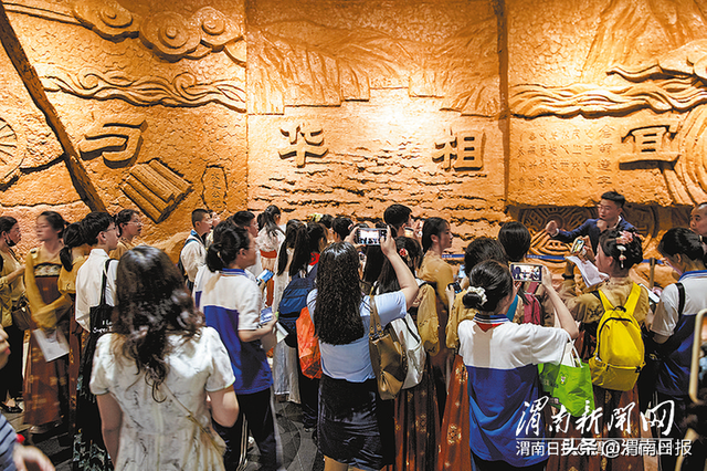 一城芳华入画来——全市加快建设人文经济融合创新样板综述