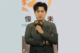 “被骗得很惨”，靳东发声！热搜第一图片