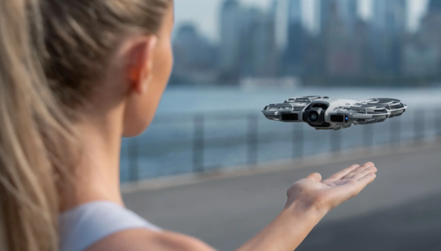 最懂生活的年轻人，爱上了大疆的「赛博飞宠」