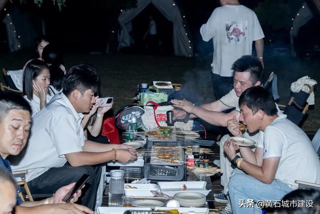 人气爆棚！黄石 又火啦！