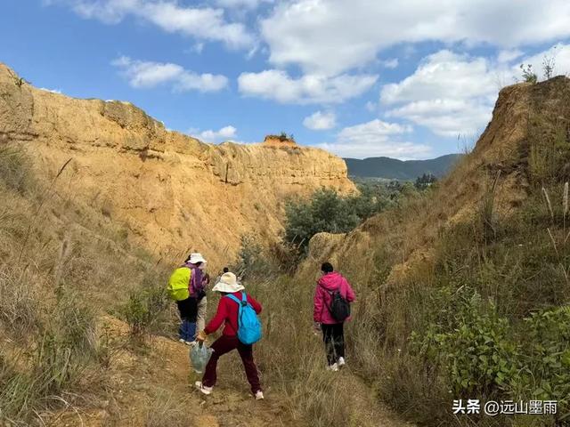 随走呈贡大学城,逛梁王湖、转小土林,感受多彩的秋冬世界,休闲