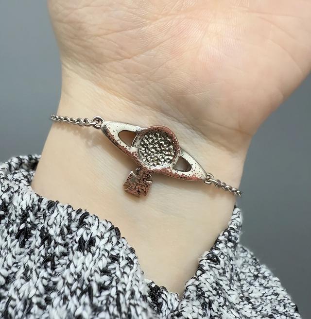 狠心扔掉近万元首饰，发现：这6种首饰，越戴越难受，千万别买