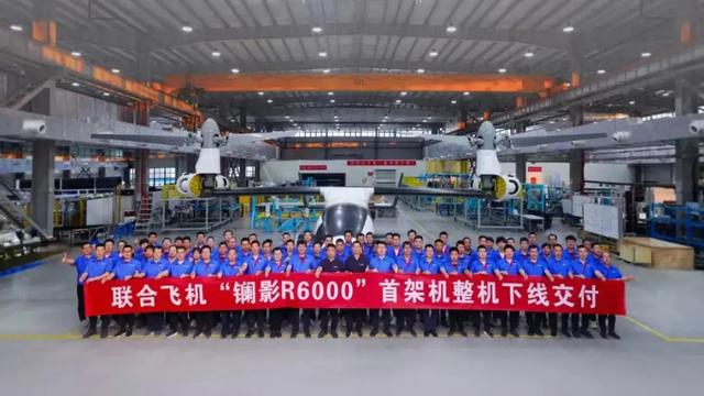 中国“变形金刚”首飞！美媒惊呼绕开40年弯路，南海高原战力倍增