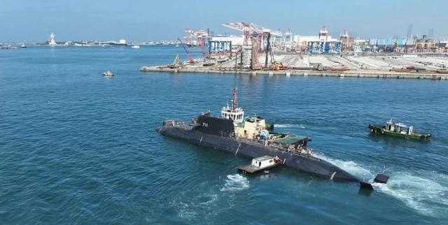 台最新武器曝光！5次海试无船锚	，潜艇液压全失灵，500亿打水漂
