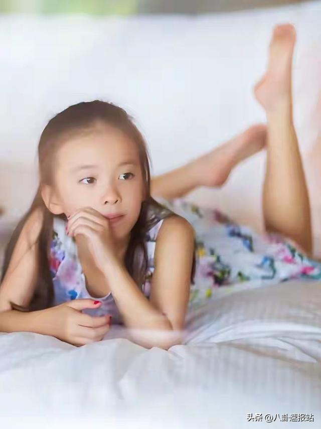 刘涛女儿漂亮到认不出！从小被严格教育，17岁芭蕾高尔夫样样精通