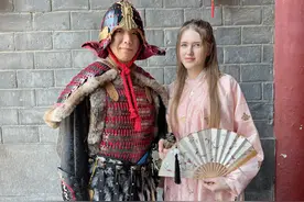 没花1分彩礼钱！洛阳小伙迎娶00后俄罗斯女孩，见面礼是伏特加和套娃图片
