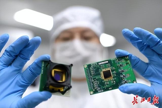 西方卡脖子失效，中国北大算力技术实现反超，普通人生活迎来改变