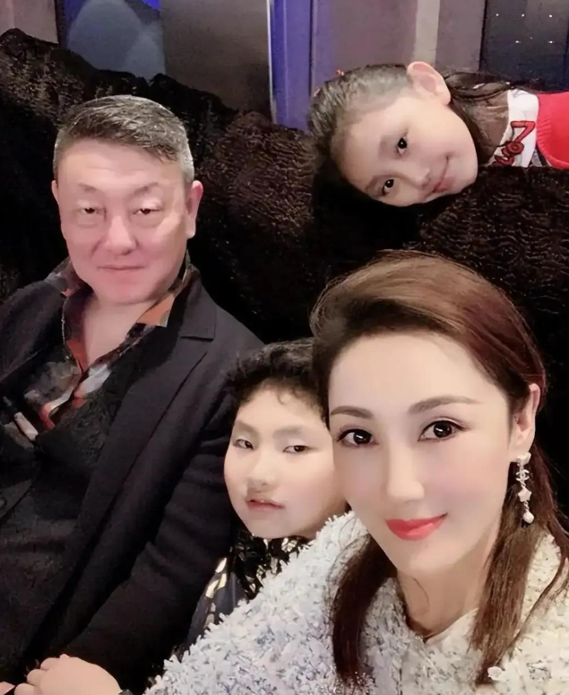 韩磊妻子王燕：19岁获选美季军，韩磊苦追2年，岳父母都不同意！