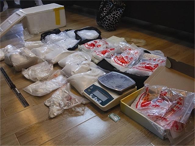 华人毒枭落网！年赚11亿，迎娶墨西哥美女老婆，背后黑幕触目惊心