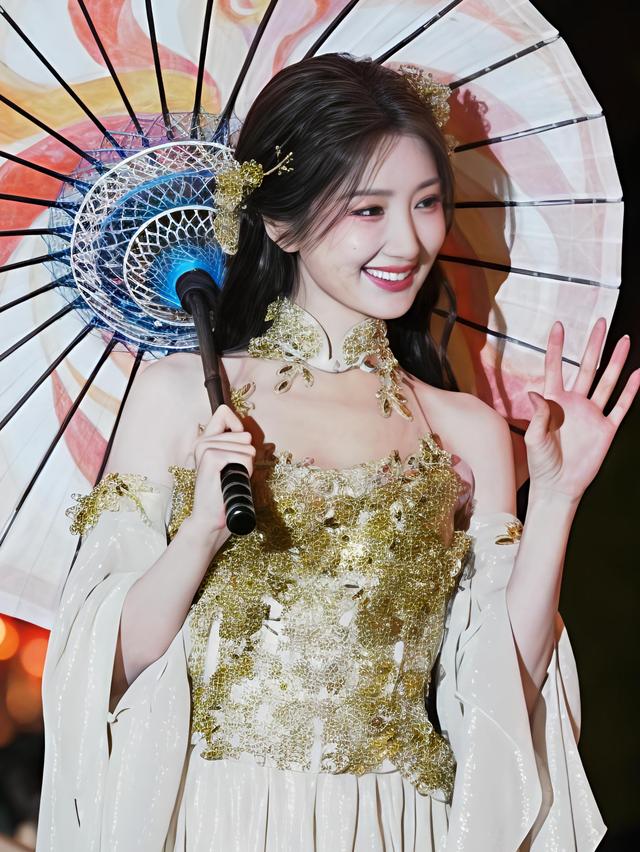 福鱼游进三坊七巷！昨夜福州元宵，惊艳了全国