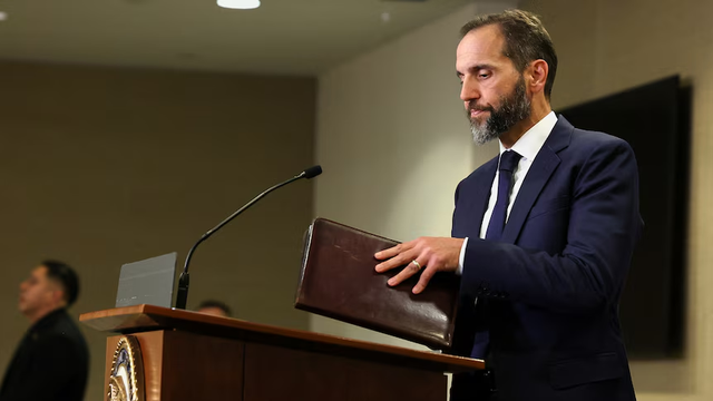 特朗普为人“有仇必报”，翻旧账不忘政治洗牌