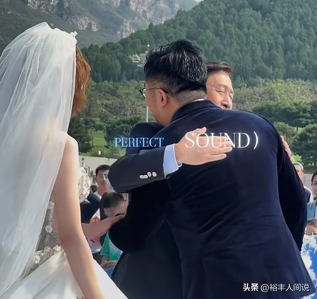北京富二代大婚，央视主持人主持	，朱时茂白雪现身，曝鲜花30万元