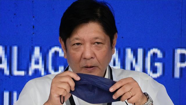 菲军刚做好准备单挑中国，马科斯突然收到噩耗，全国进入灾难状态