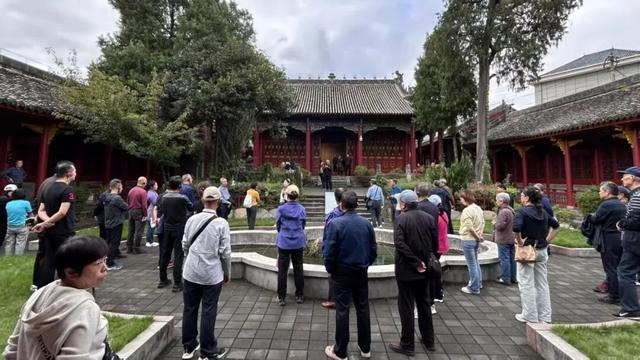 旬阳秋韵引客来