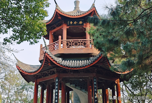 来征服杭州“隐藏名山”吧，一趟下来，让人心胸开阔，诗意盎然！