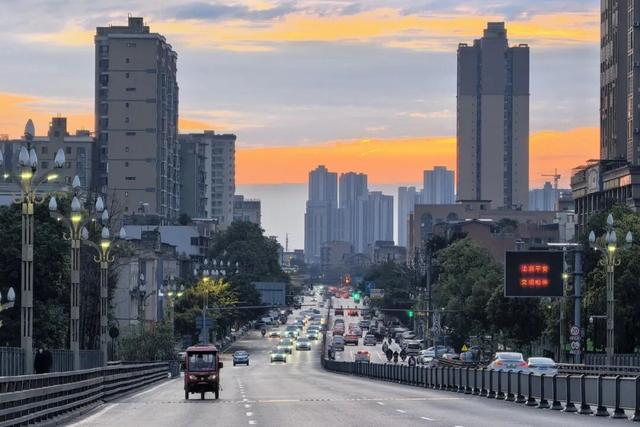 在崇州，邂逅春日版“千里江山图”
