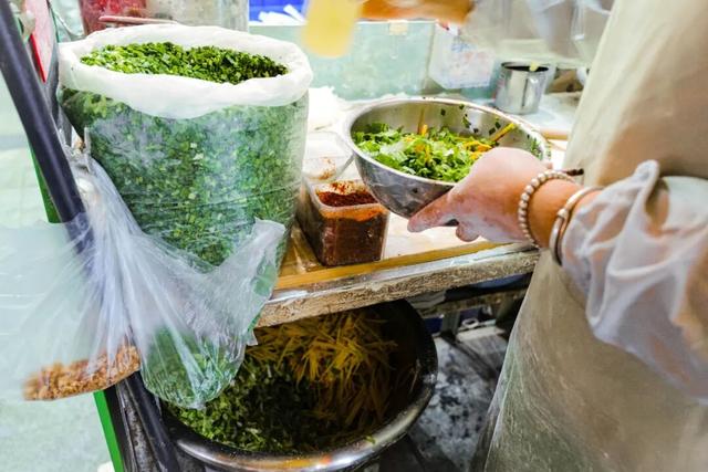 1元的包子，4块钱的蒸饺，这座城给人的幸福感怎么能这么高啊！