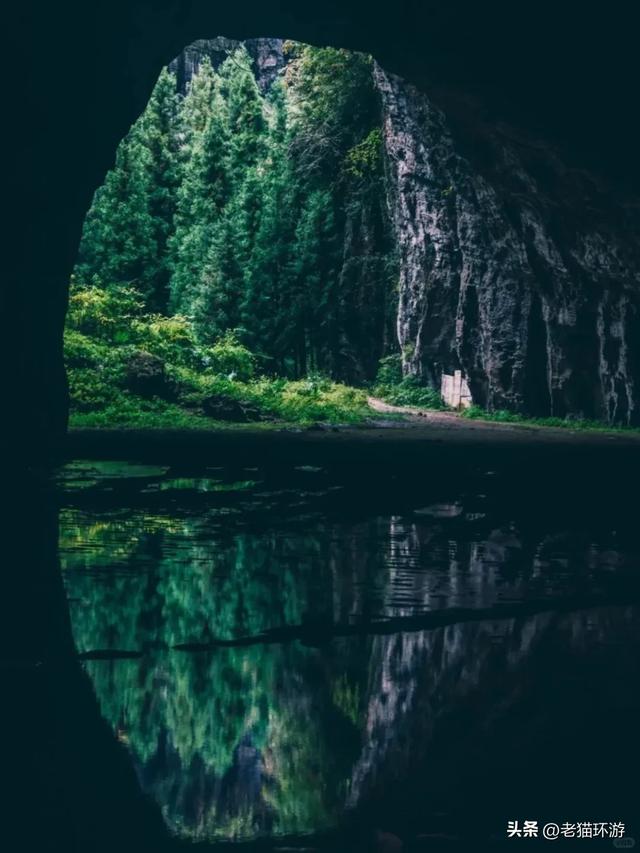 湖北的这个地方，明明像仙境，却活成了“失败教材”？
