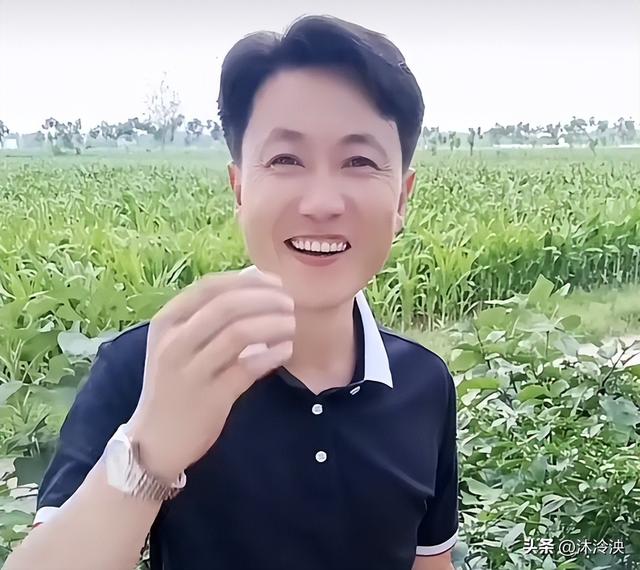 装疯卖傻，不学无术的跳梁小丑，转眼却成人上人，是谁捧红了他们