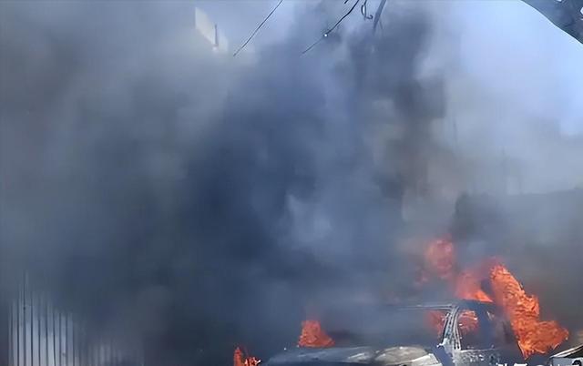 不到24小时，美军不宣而战！近百炸弹被投下，626次空袭惹恼全球