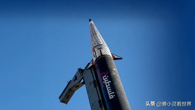 胡塞武装打击以色列嚣张气焰，高超音速弹道导弹反击，百万人避难