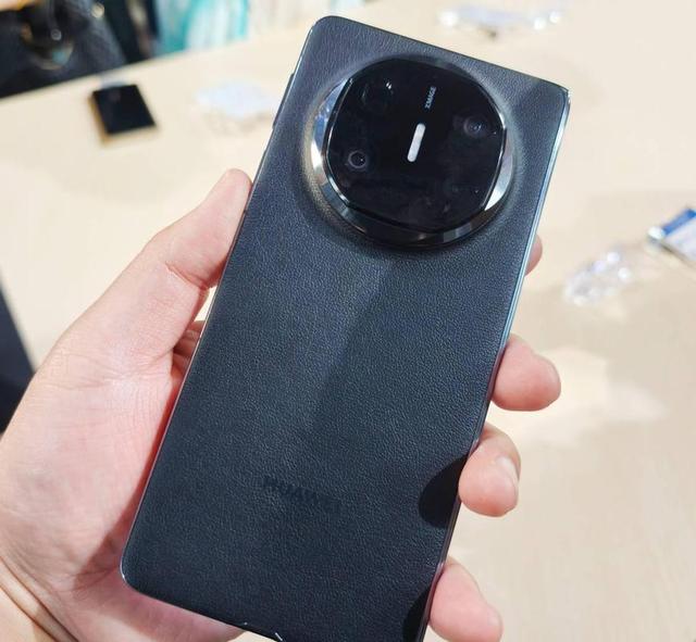 华为11月全家桶来了：旗舰、折叠屏一个都不少，钱包准备好了吗？