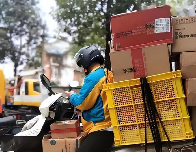 年轻人借钱成瘾？卸载软件就能赖账？小心被AI追债到天涯海角！