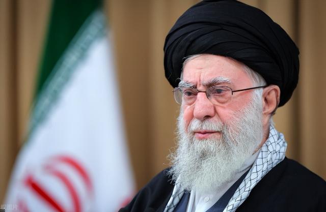 全世界都被特朗普耍了！打击伊朗只是个幌子，真正目标已布局四年