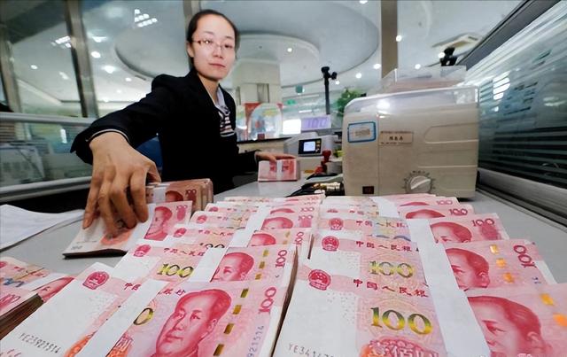 普京可能不得不停战了！最大财源被切断，再想打也没钱了！