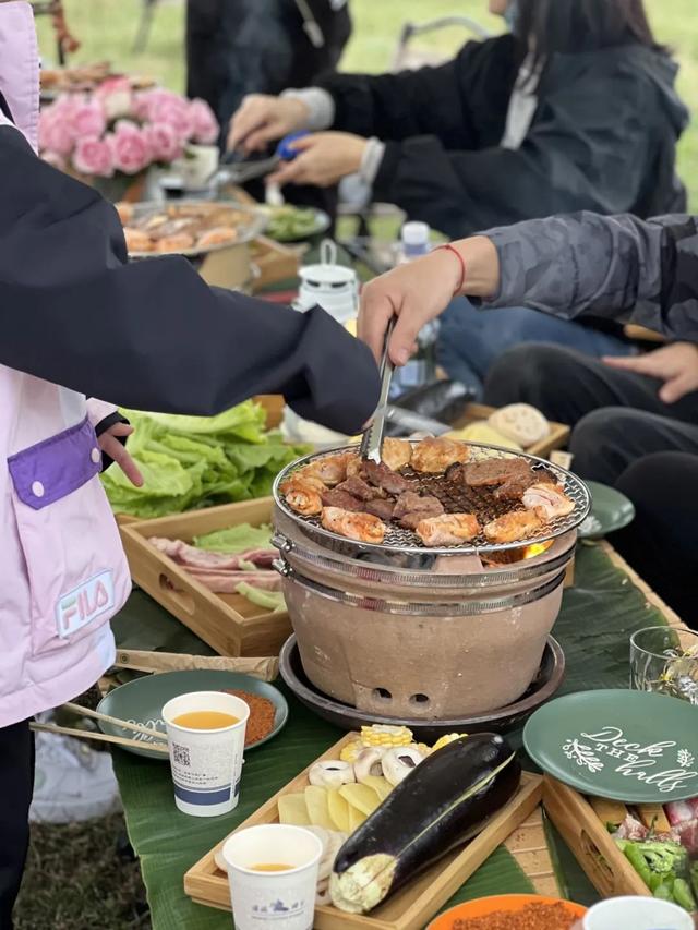 探秘新场景 | 驰骋、出片、下午茶！新津藏着一个“骑士养成基地”