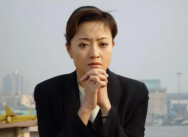 她曾苦恋王志文四年，与沙桐结婚1年就闪离，嫁圈外普通人很幸福