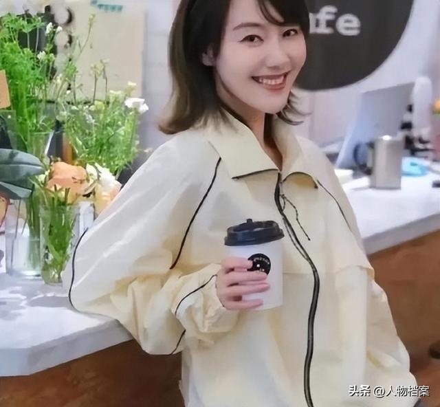 讨好大佬，陪睡上位	，遭央视“开除”，她身上的标签哪个才是真的