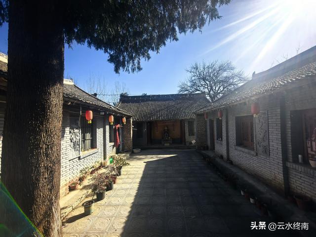 “胭粉台、补天台，娘娘婆的一只鞋”，蓝田这个村喝茶晒暖暖真好