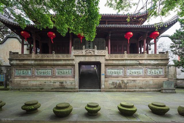 王羲之故居怎么在嵊州？这座小城用古镇、越剧和碳水给出了答案