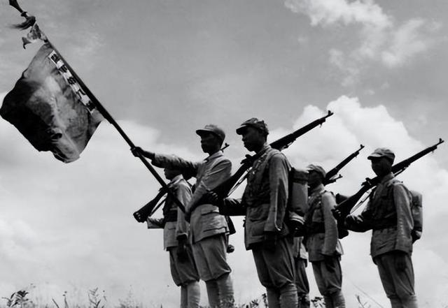一路走好！阅兵刚结束不到24小时，102岁抗战老兵彭长竹安详离世