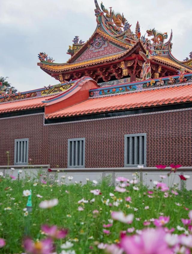 厦门忠仑公园神宵宫，分灵自厦门何厝顺济宫，历经数百年香火绵延